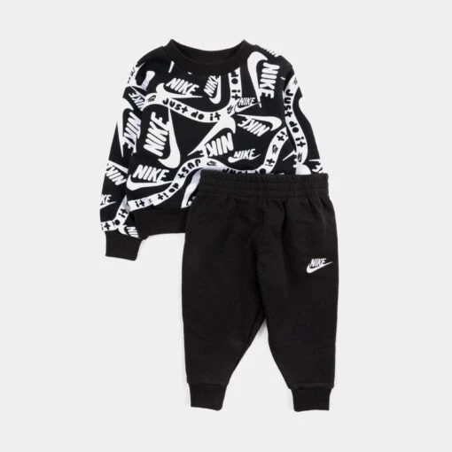 Nike NSW Club AOP Infant Toddler Set (Black) -Nike 345fdc9a4b4777cb74fdbf0937115370