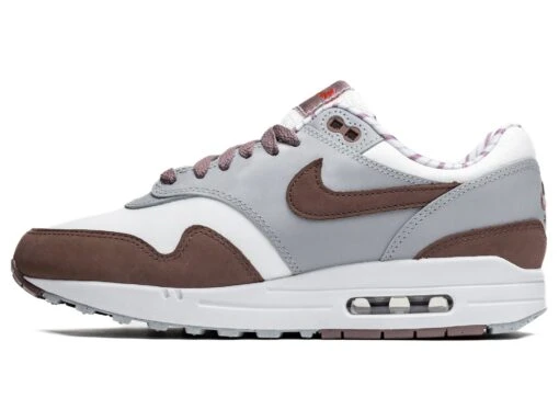 Nike Air Max 1 Premium 'Shima Shima' -Nike ONENESS 0017 NIKE AIR MAX 1 PRM SUMMIT WHITE PLUM ECLIPSE FB8916 100 205bae57 9d93 4fd6 9936 d5f3226abbc6