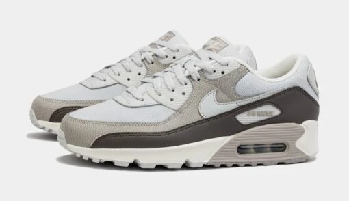 Nike Air Max 90 Mens Running Shoes (White/Grey) -Nike b7e913fa4debd6baa0f821d02a5fb31e