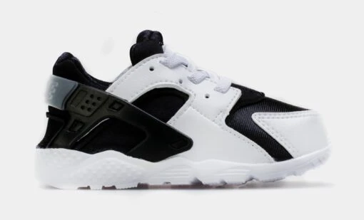 Nike Huarache Run Infant Toddler Lifestyle Shoe (Black/White) -Nike cfaa7ddc3aad8d11e061686dea8c9584